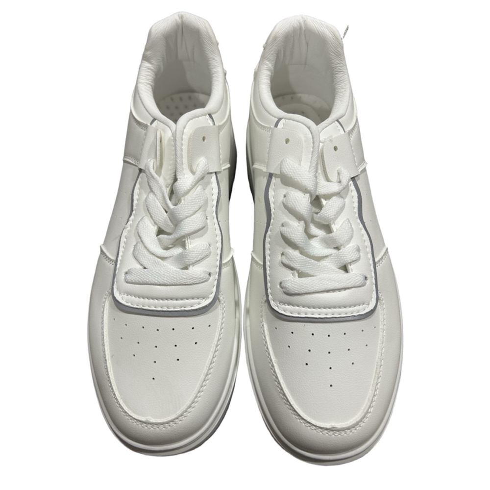 New without box PrettyLittleThing White Contrast Chunky Sole sneaker size 10